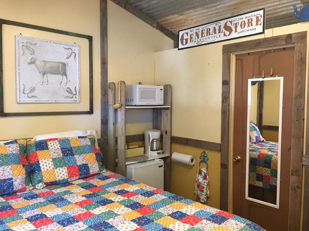 Acorn Hideaways Canton Charming Pioneer Suite 1890'S General Store Exterior photo