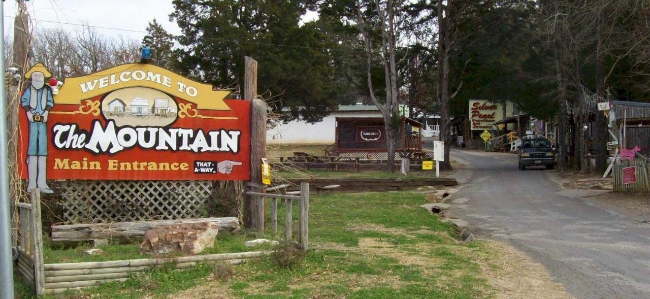 Acorn Hideaways Canton Charming Pioneer Suite 1890'S General Store Exterior photo