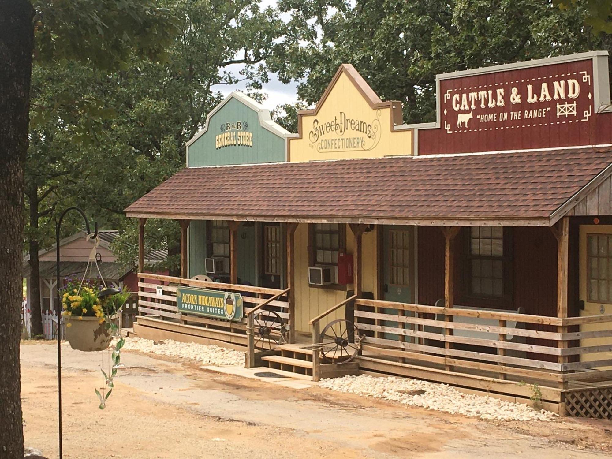 Acorn Hideaways Canton Charming Pioneer Suite 1890'S General Store Exterior photo